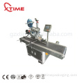 Automatic bottle labeling machine for flat bottle